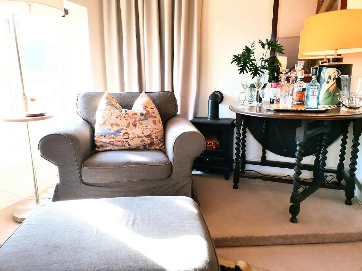 Luxury Spacious Penthouse Apartment Luddendenfoot