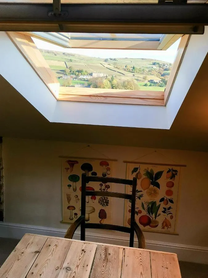 Luxury Spacious Penthouse Apartment Luddendenfoot United Kingdom